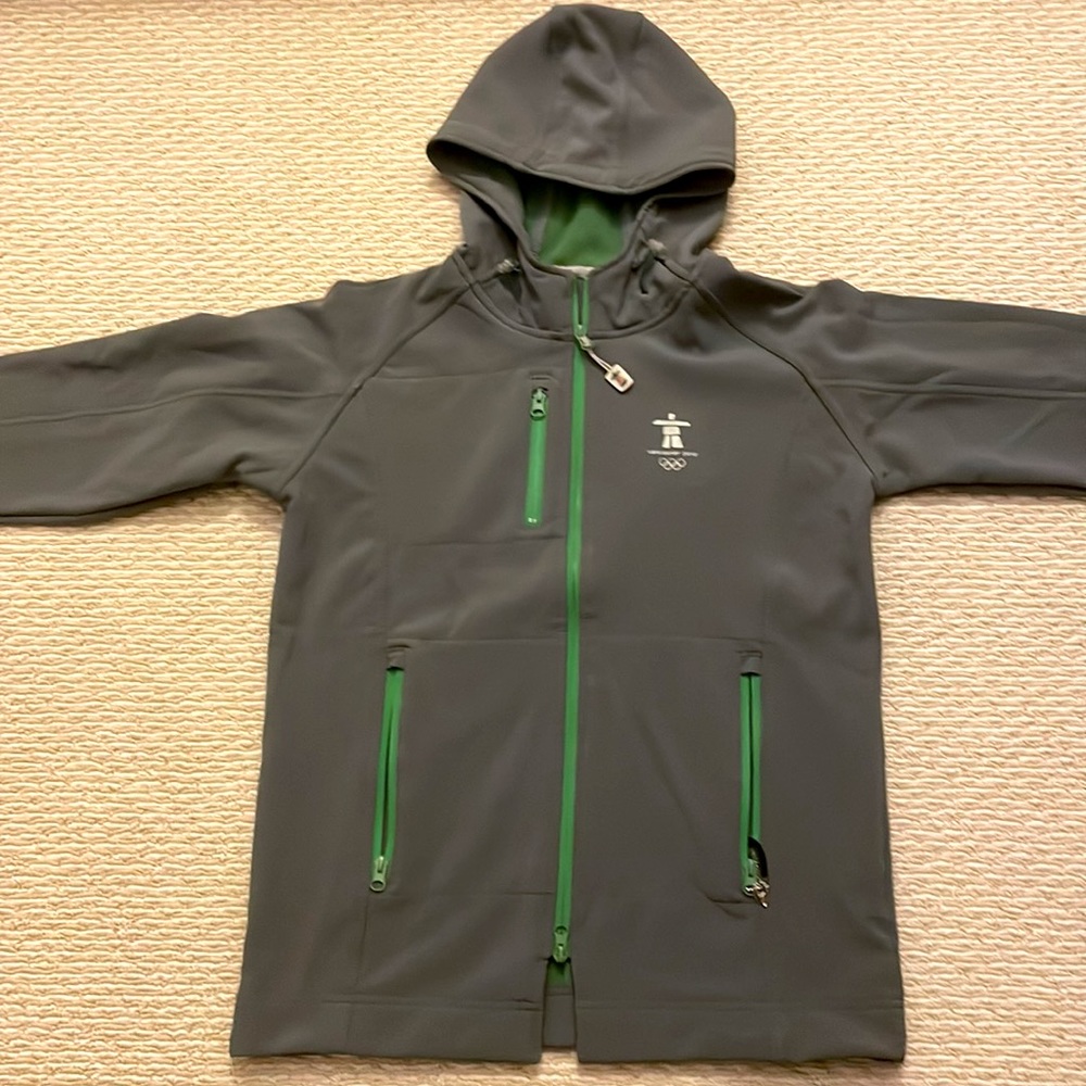 Vancouver Olympic 2010 Gray with Green Detailing Soft Shell Jacket Size XL